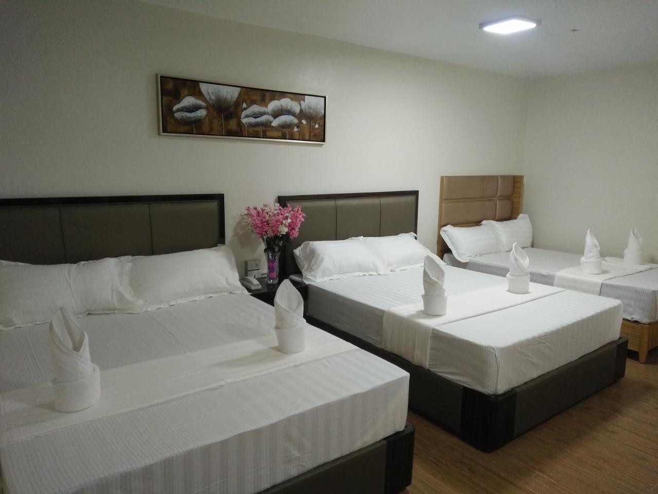 Meaco Royal Hotel - Batangas City Екстер'єр фото